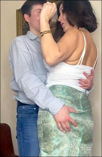 TumanovaAlina - ���� �������� �� ������ ���������� ������� � ������� ����������� / Quick Anal Sex With The Governess While Parents Are at Work (2021) CAMRip