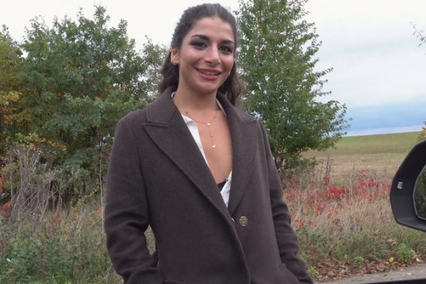 Lola Danger - Trying to make some extra cash