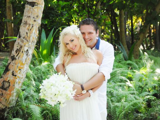 «Про любов я просила Бога»: Катерина Бужинська оригінально привітала чоловіка з 12-річчям шлюбу