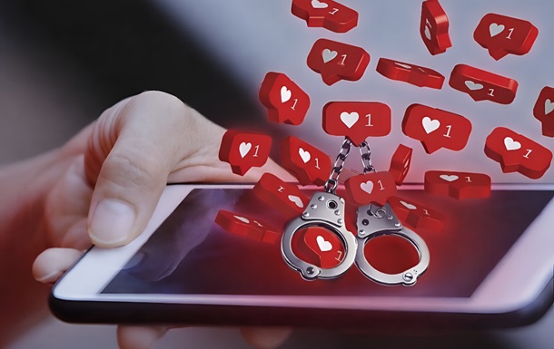 "Лайк" как доказательство: как в России наказывают за активность в соцсетях