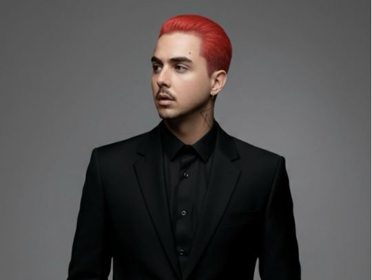 MELOVIN розійшовся з нареченим-військовим через два місяці після заручин: розкрито причину