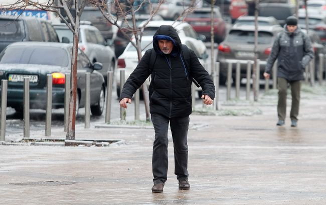 Синоптики предупредили об опасной погоде: где в Украине завтра до -19 и гололедица