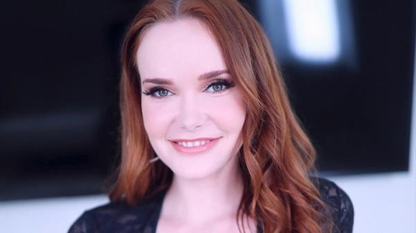 Chloe Foxxe - Chloe Foxxe's Fiery Red Locks Shine in Her Amateur Allure Debut [FullHD 1080p]