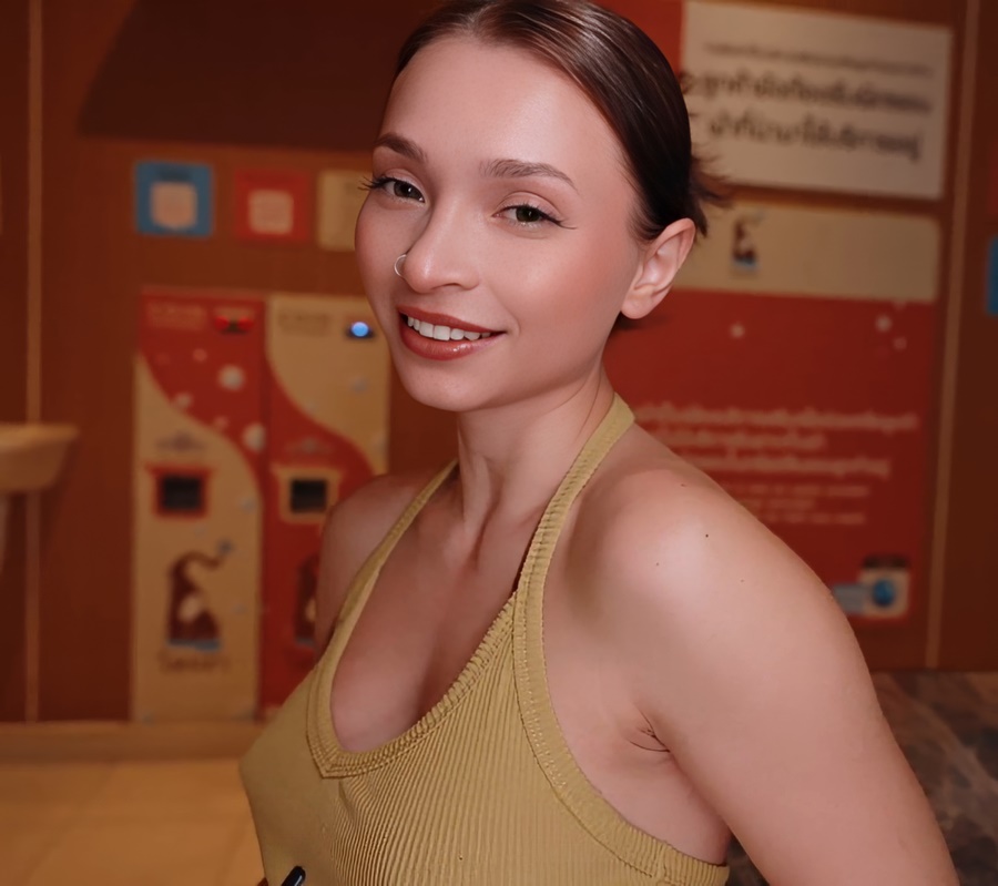 Maya Lis Hot Stranger Left Me Her Panties At The Laundromat And I Returned Them By Fucking Her