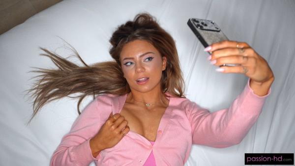 Jojo Austin, Arin Jones - Night Life [FullHD 1080p]