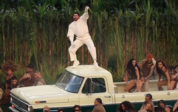 Bad Bunny впервые возглавил чарт Billboard Hot 100