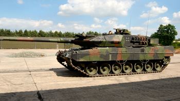 Leopard 2A6 in Action Photos