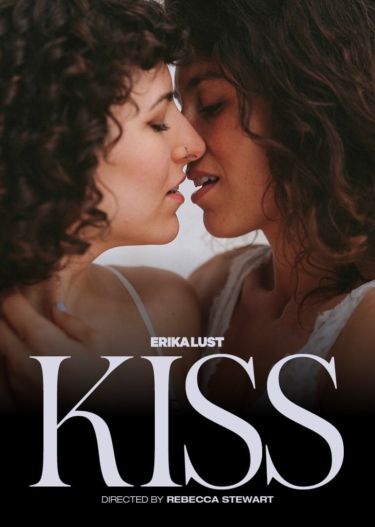Julia Roca, Nina P. - Kiss