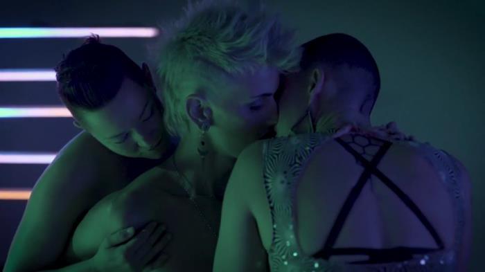 Jiz Lee, Sami Price, Iris Ives - Disco Made Me Do It [FullHD 1080p]