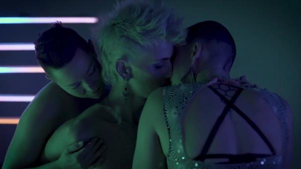 Jiz Lee, Sami Price, Iris Ives - Disco Made Me Do It [FullHD 1080p]