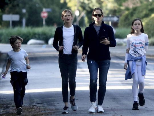 Мама — не зірка: Дженніфер Гарнер розповіла про «зневажливе» ставлення власних дітей до її слави