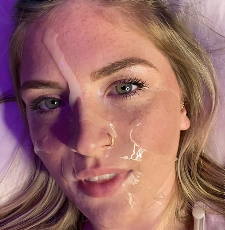 Zoeneli   I Tried To Distract Him While Gaming He Climbed On Top Facefucked Me Instead (Onlyfans) FullHD 1080p