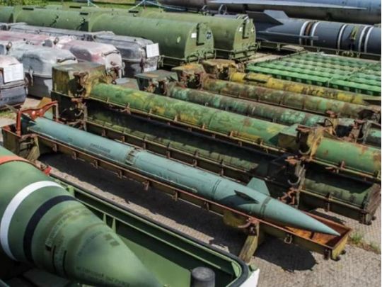 Від Будапешта до сьогодення: що стоїть за заявами кремля та чи час Україні переглянути свій без'ядерний статус