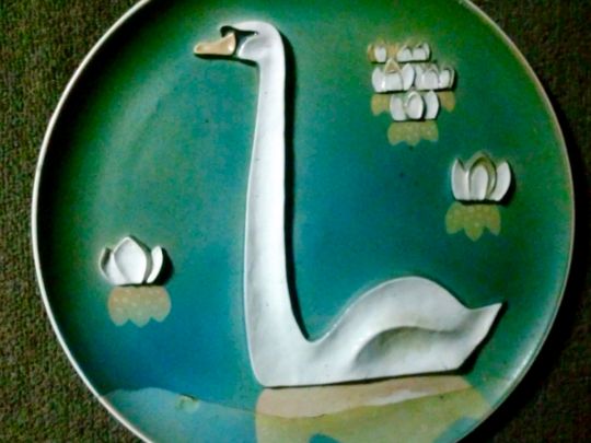 «Тарелі Віталія Колісника неначе налаштовують на медитацію», — колекціонерка Людмила Карпінська-Романюк