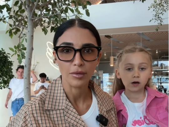 «Накупила води і їжі»: Санта Дімопулос розповіла, чи планує покидати Дубай