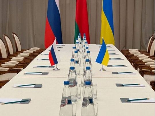 Виграють росія та Ізраїль: як війна на Близькому Сході блокує українські переговори щодо завершення війни