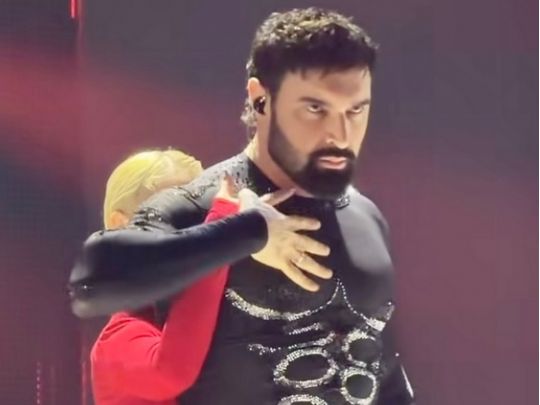 Вогонь: популярний співак звернувся до мережі (фото)