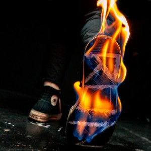 Outloved  - RUN (feat. Thousand Below) (Single) (2026)