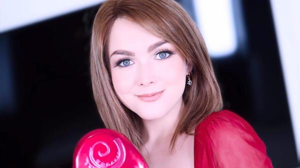 Jade Valentine - Jade Valentine Returns to Amateur Allure for a Special Valentine's Suck, Fuck and Swallow [FullHD 1080p]