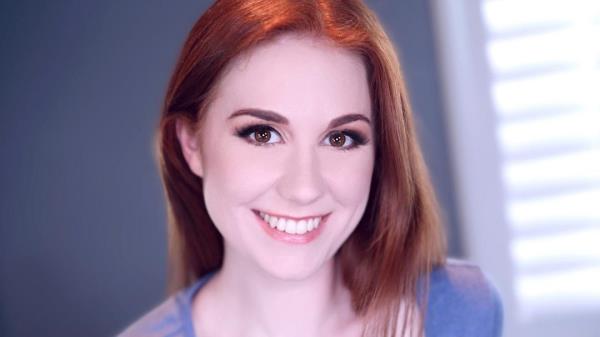 Ellie Murphy - Ellie Murphy Returns to Amateur Allure for a Hot Bedroom Swallow [FullHD 1080p]