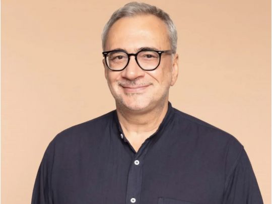 Цього разу брюнетка: Костянтин Меладзе «засвітився» з… новою пасією? (фото)