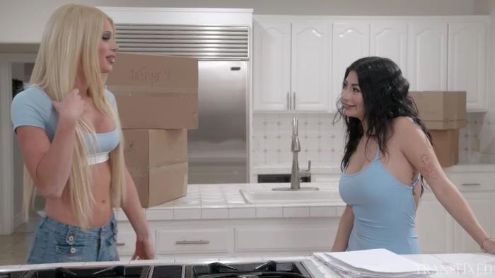 Cami Strella, Eris Jolie - We Haven't Done It In THIS Room [SD 576p]