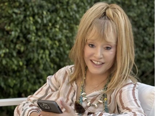 Алла Пугачова вперше з'явилася на публіці з паличкою (фото)