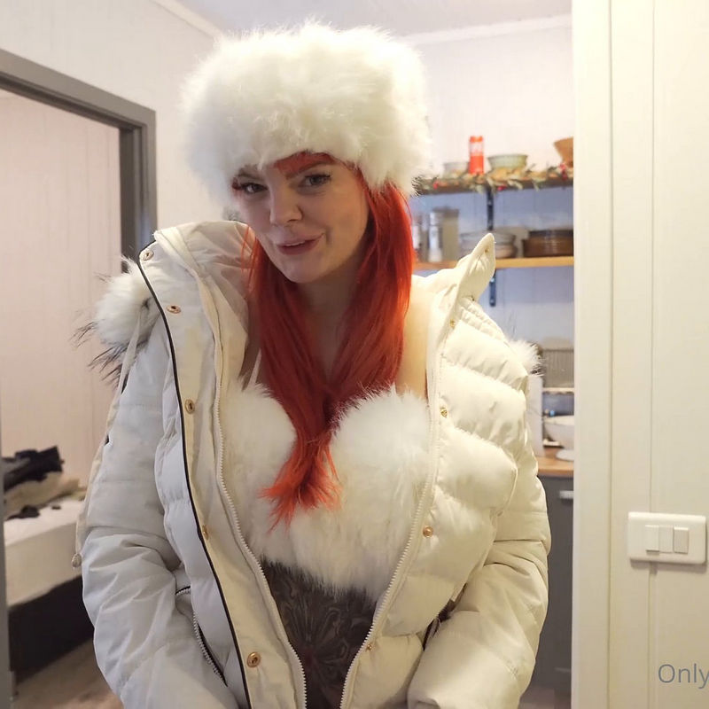 Rebecca Goodwin  Beckymil911   Rebecca Goodwin  Beckymils Slutty Xmas Part 2 (Onlyfans) FullHD 1080p