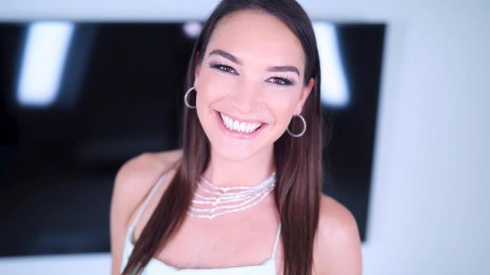 Katrina Colt - Amateur Allure Introduces Katrina Colt, Horny Real Estate Agent Loves Sucking, Fucking & Swallowing [FullHD 1080p]