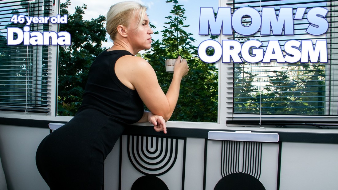 Diana E. - Diana is an all natural 46 year old mom who knows how to giver herself a masturbating orgasm!