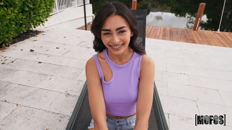 Vanessa Moon  She Da Ho (DontBreakMe/Mofos) FullHD 1080p