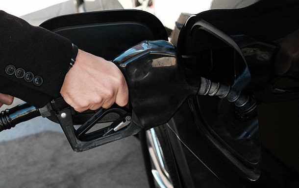 В США цены на топливо взлетели до максимума