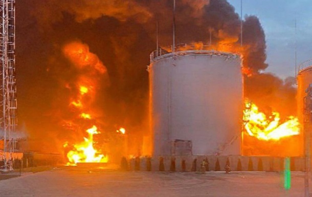 На нефтебазе в Краснодаре уничтожены все резервуары - СМИ