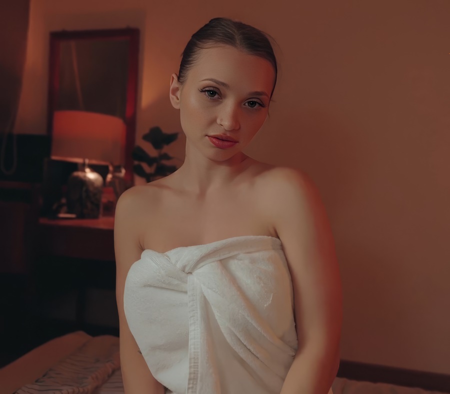 Maya Lis Stepson Gives Stepmom a Massage And Then Fucks Her Hard