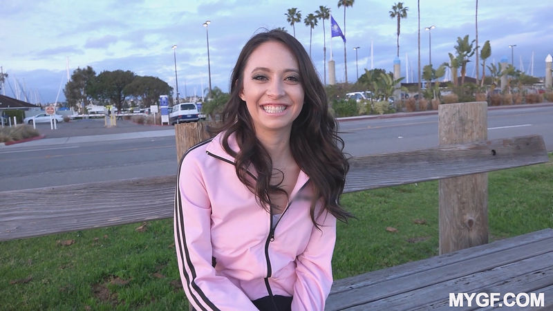 Quinn Wilde  I Got You A Gift (MyGF/BangBros) FullHD 1080p