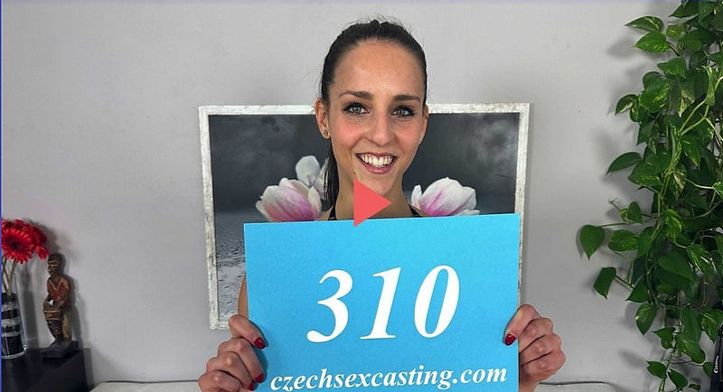 Betzz  Czech Exhibitionist Wants To Show Her Sexy Body (CzechSexCasting/Porncz) FullHD 1920p