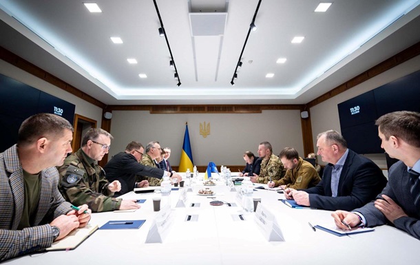 Украину посетила делегация НАТО высокого уровня