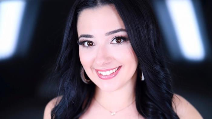 Vanessa Marie - Amateur Allure Welcomes Vanessa Marie, Cute Secretary Gives Head, Fucks And Swallows Cum [FullHD 1080p]