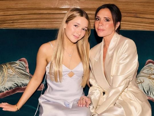 Вже називають майбутньою мільярдеркою: 14-річна донька Бекхемів запускає власний бренд косметики