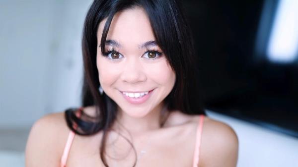 Brianna Arson - Amateur Allure Introduces Brianna Arson, A Cute Thrift Store Employee Loves Giving Head & Swallowing [FullHD 1080p]