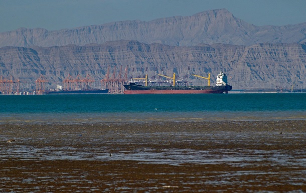 Индия купила нефть у Ирана после снятия санкций США - СМИ