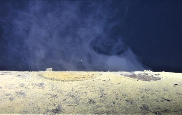 Затонувшая советская подводная лодка загрязняет океан радиацией