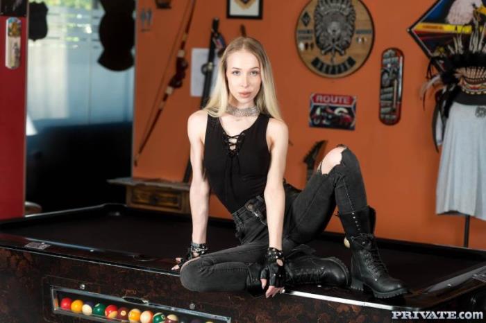 Nata Gold - Nata Gold debuts with Private on a pool table with seven holes [SD 360p]