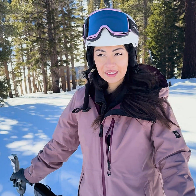MASSIVE FACIAL FROM a STRANGER  Fucking My Ski Instructor Vlog Cami Strella (Onlyfans) FullHD 1080p