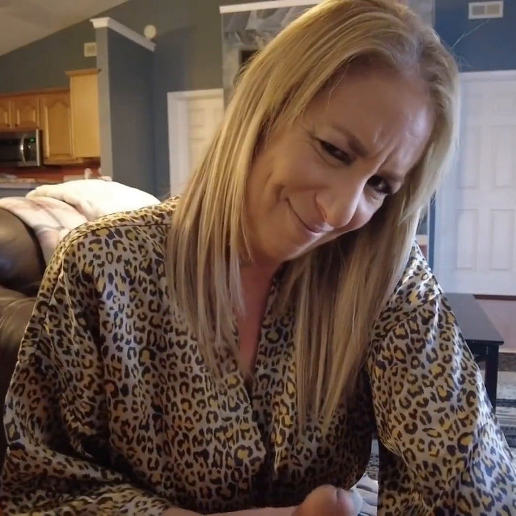 Busty Mature MILF Stepmom Danni Jones Has To Clean Up Two Messes For Her Stepson Danni Jones (Onlyfans) FullHD 1080p