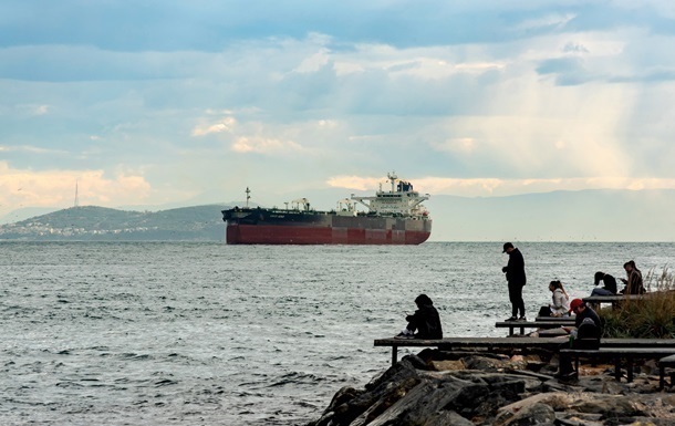 Индия закупила 60 млн баррелей российской нефти на апрель - СМИ