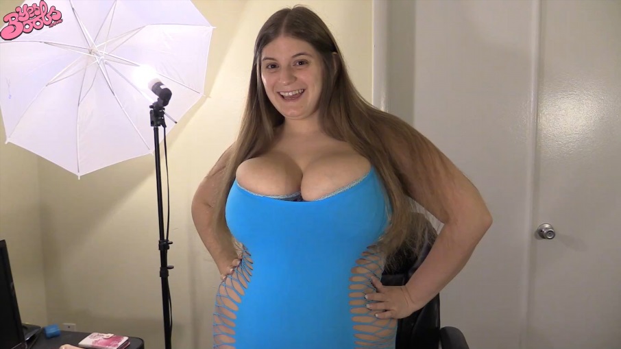 Awesome Scenes with Cute BBW Women