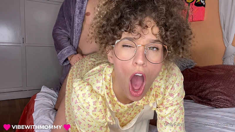 Vibewithmolly Vibewithmommy (Onlyfans) FullHD 1080p