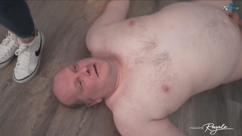 Madame_Royale_Hamburg - Trampel Bestrafung - Facesitting [FullHD 1080P]  (MyDirtyHobby)