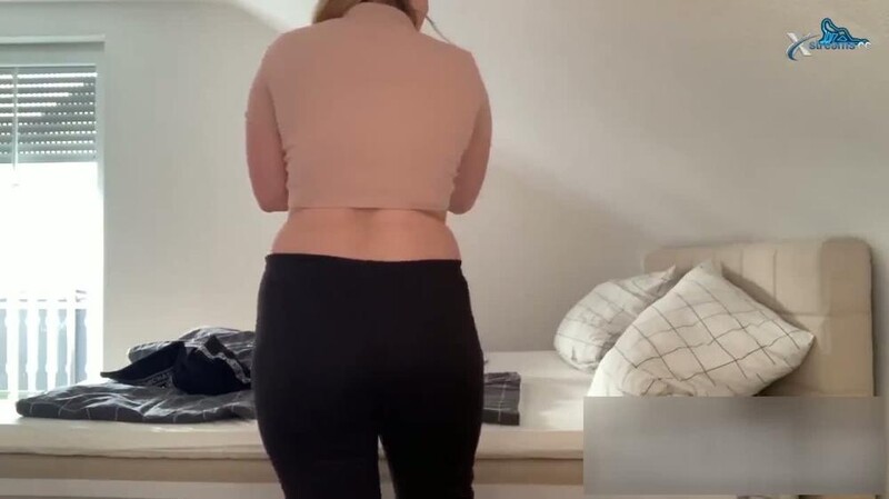 Teen-Emilia - Das erste mal Nackt [HD 720P]  (MyDirtyHobby)